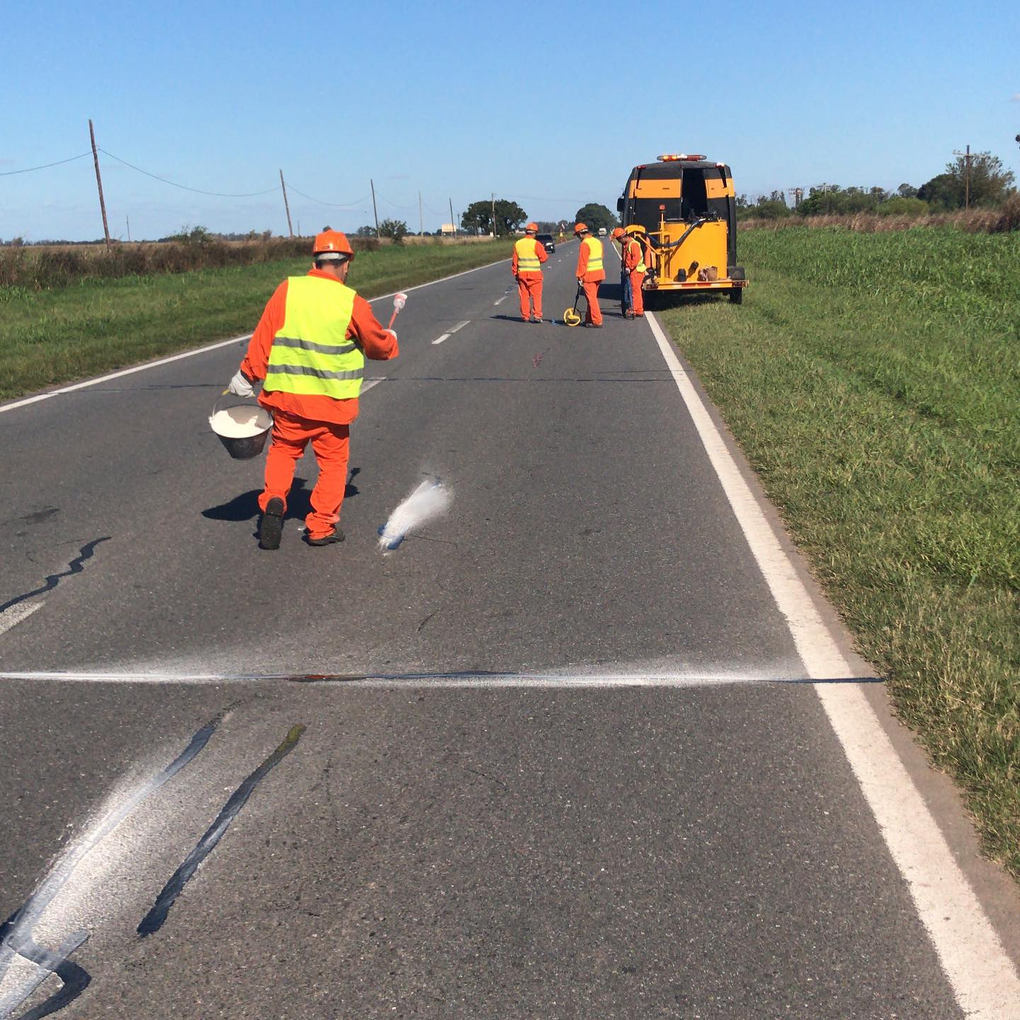 Tomado de junta en calzada de hormigón — obra vial Argentina